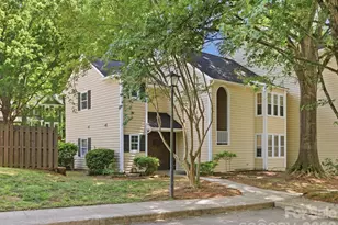 3304 Selwyn Farms Ln, Charlotte, NC 28209 - Photo 2