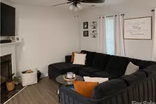9025 Davis Crossing Ct, Charlotte, NC 28269 - Photo 2