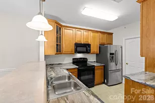 333 Westbend Dr, Charlotte, NC 28262 - Photo 18