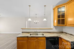 333 Westbend Dr, Charlotte, NC 28262 - Photo 20