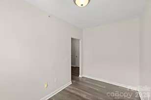 333 Westbend Dr, Charlotte, NC 28262 - Photo 8