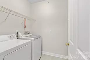 333 Westbend Dr, Charlotte, NC 28262 - Photo 22