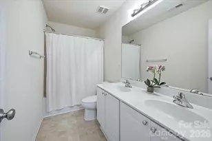 7143 Wandering Creek Dr, Charlotte, NC 28216 - Photo 30