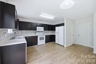 7143 Wandering Creek Dr, Charlotte, NC 28216 - Photo 16