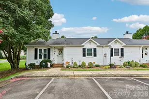 6042 Crape Myrtle Ln, Charlotte, NC 28216 - Photo 1