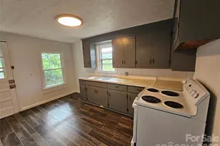 1641 Berkley St SW, Lenoir, NC 28645 - Photo 14