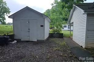 1641 Berkley St SW, Lenoir, NC 28645 - Photo 16