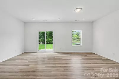 4035 Lawnview Drive, Charlotte, NC 28269 - Photo 12
