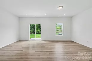4035 Lawnview Dr, Charlotte, NC 28269 - Photo 12