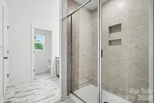 4035 Lawnview Dr, Charlotte, NC 28269 - Photo 18