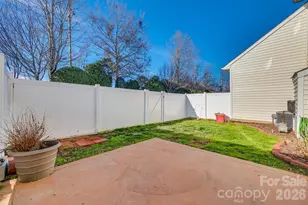 618 Bayou Cir, Clover, SC 29710 - Photo 8