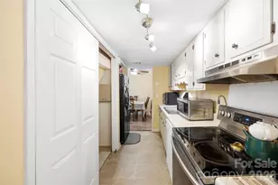 7130 Stonington Ln, Charlotte, NC 28227 - Photo 4