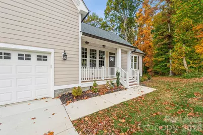6513 Rockwell Boulevard, Charlotte, NC 28269 - Photo 2