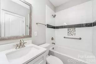 6513 Rockwell Blvd, Charlotte, NC 28269 - Photo 8