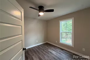 620 W Bell St, Statesville, NC 28677 - Photo 4