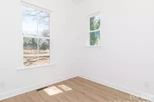 2501 Elon St, Charlotte, NC 28208 - Photo 4