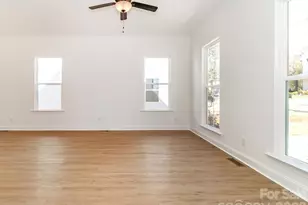 2501 Elon St, Charlotte, NC 28208 - Photo 6