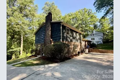845 Cherokee Place SW, Lenoir, NC 28645 - Photo 4