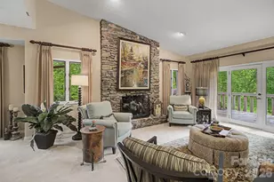 16 Clubside Dr, Asheville, NC 28804 - Photo 8