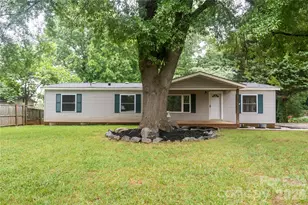3902 Sharyn Dr, Charlotte, NC 28214 - Photo 2