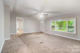 3902 Sharyn Dr, Charlotte, NC 28214 - Photo 4