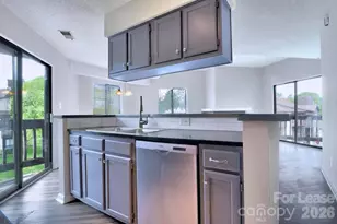 8121 Cedar Glen Dr, Charlotte, NC 28212 - Photo 1