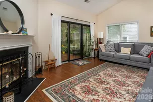 5935 Fitzwilliams Ln, Charlotte, NC 28270 - Photo 4