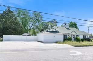 500 Godwin Ave, Lumberton, NC 28358 - Photo 2