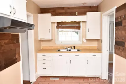 500 Godwin Avenue, Lumberton, NC 28358 - Photo 10