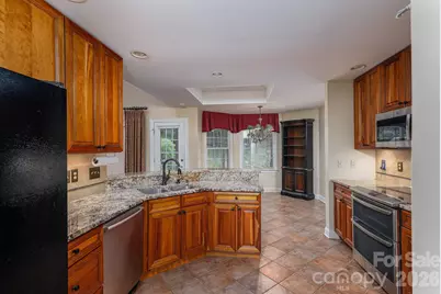 116 28th Avenue NW, Hickory, NC 28601 - Photo 20
