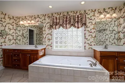 116 28th Avenue NW, Hickory, NC 28601 - Photo 28