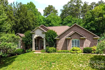 116 28th Avenue NW, Hickory, NC 28601 - Photo 1