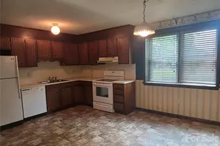 4028 Elizabeth St, Hickory, NC 28601 - Photo 8