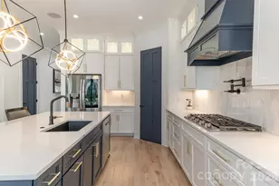 439 Melbourne Ct, Charlotte, NC 28209 - Photo 18