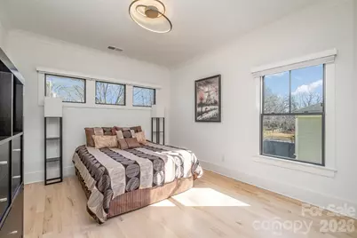 439 Melbourne Court, Charlotte, NC 28209 - Photo 34
