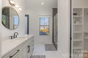 439 Melbourne Ct, Charlotte, NC 28209 - Photo 26