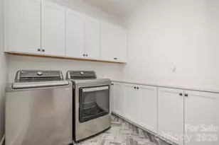 439 Melbourne Ct, Charlotte, NC 28209 - Photo 40