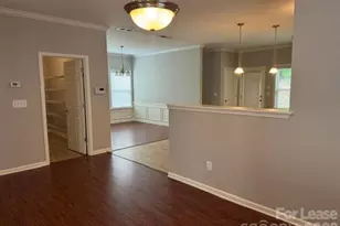 10026 Daniel Dwayne Dr, Charlotte, NC 28214 - Photo 4