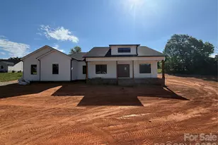 1265 Misty Ln, Hickory, NC 28601 - Photo 1