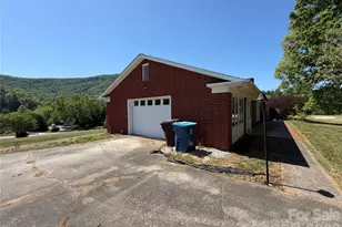 2136 Cedar Rock Estates Dr, Lenoir, NC 28645 - Photo 4