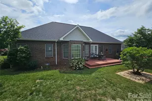 4613 19th St Ct NE, Hickory, NC 28601 - Photo 4
