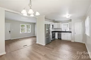 1016 Pondella Dr, Charlotte, NC 28213 - Photo 8