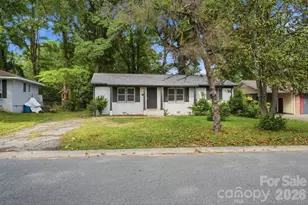 1016 Pondella Dr, Charlotte, NC 28213 - Photo 2