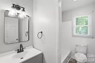 1016 Pondella Dr, Charlotte, NC 28213 - Photo 16