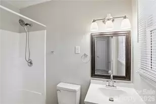 1016 Pondella Dr, Charlotte, NC 28213 - Photo 14