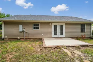 304 Springhill Ln, Maiden, NC 28650 - Photo 6