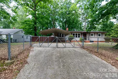 202 Woodlawn Drive, York, SC 29745 - Photo 2