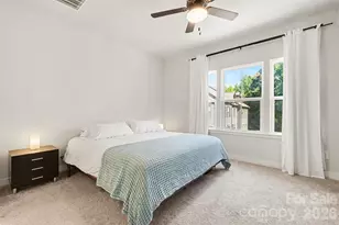 300 Twinflower Ln, Charlotte, NC 28205 - Photo 12