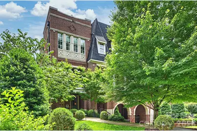 2251 Selwyn Avenue, Charlotte, NC 28207 - Photo 2