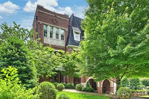 2251 Selwyn Ave, Charlotte, NC 28207 - Photo 2